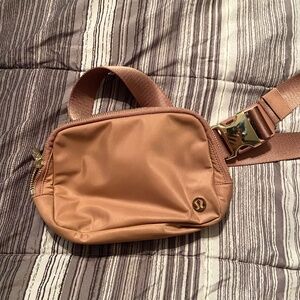 Lulu crossbody
